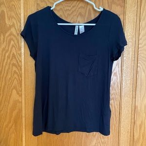 Basic navy pocket t shirt